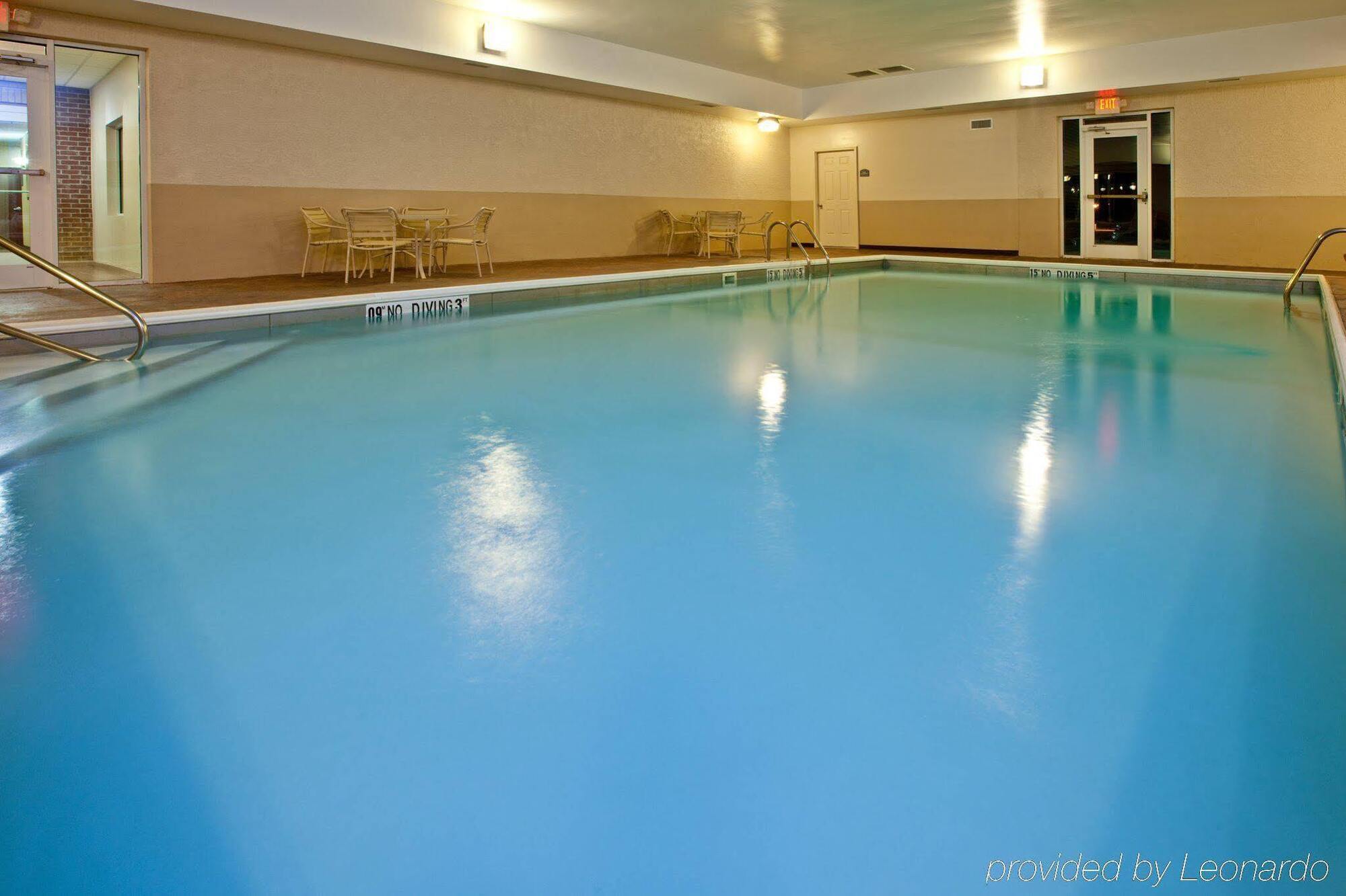 Holiday Inn Express Hotel & Suites Frankfort By Ihg Extérieur photo